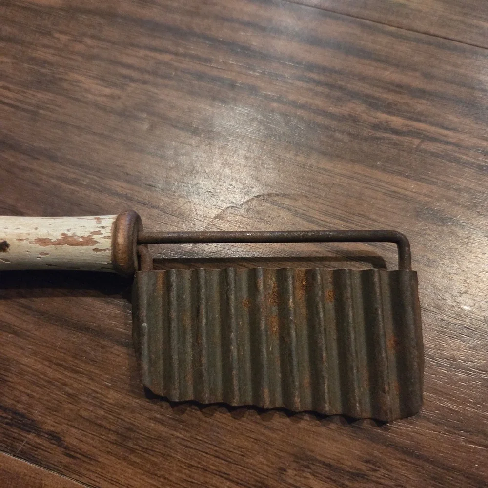 Antique Corrugated Vegetable Cutter Rustic Wavy Blade Wood Handle Primitive Tool
